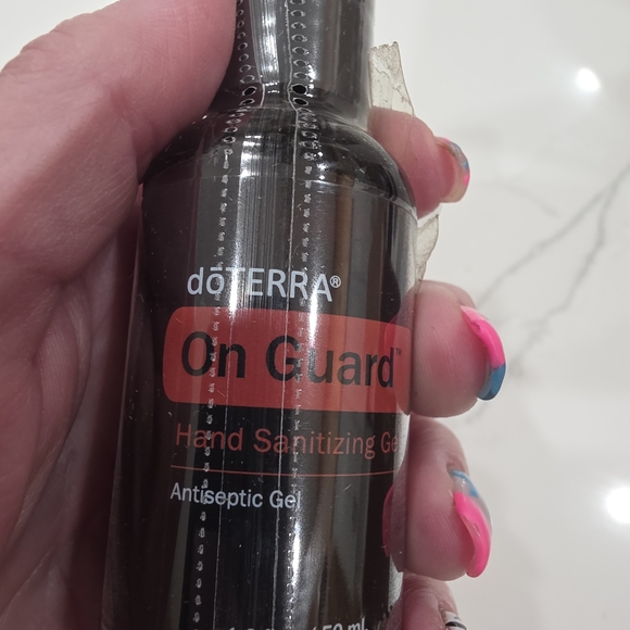 Doterra On Guard Hand Sanitizing Gel - Black and Red - Picture 1 of 4